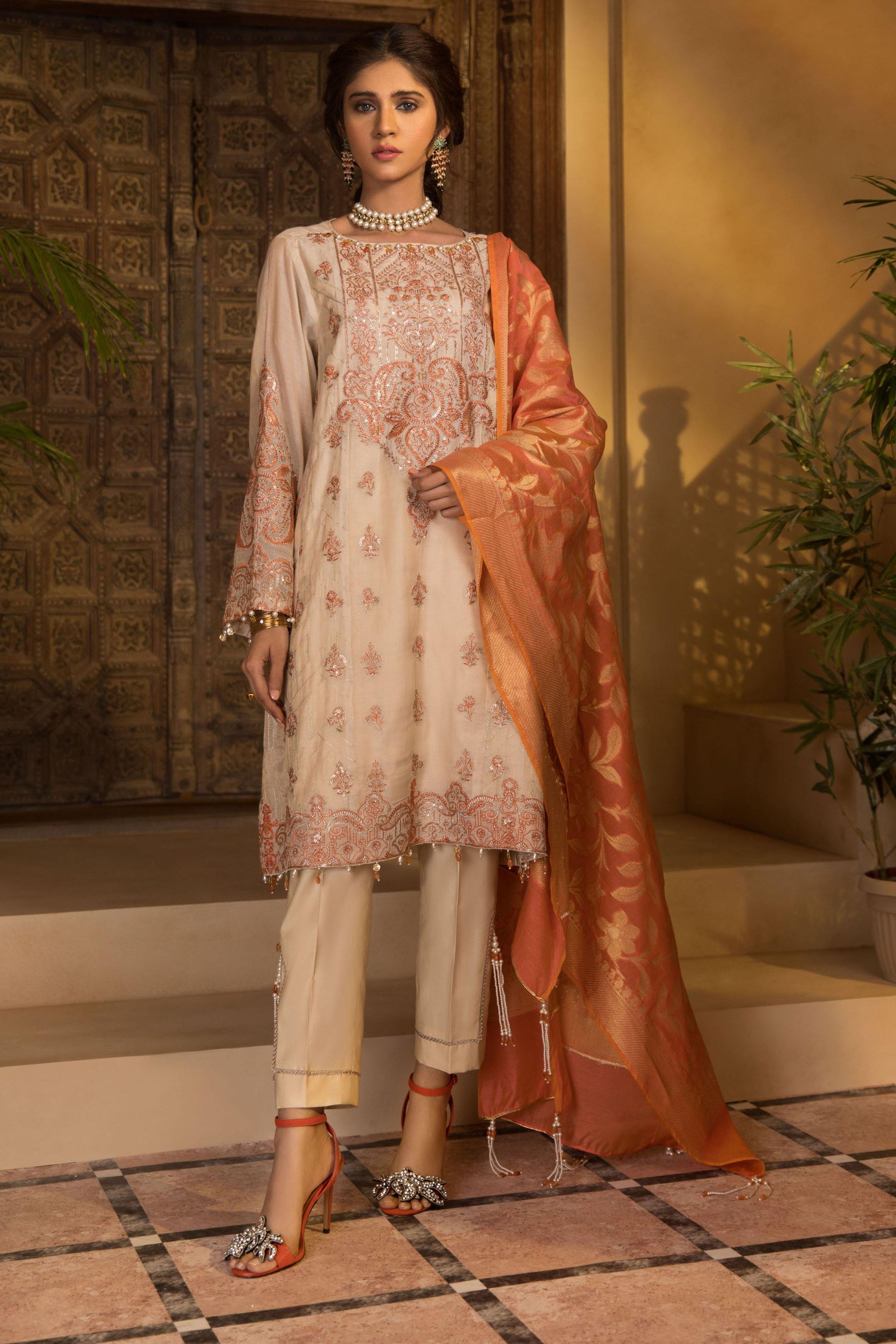 img_sapphire_lawn_collection_2020_awwal_boutique