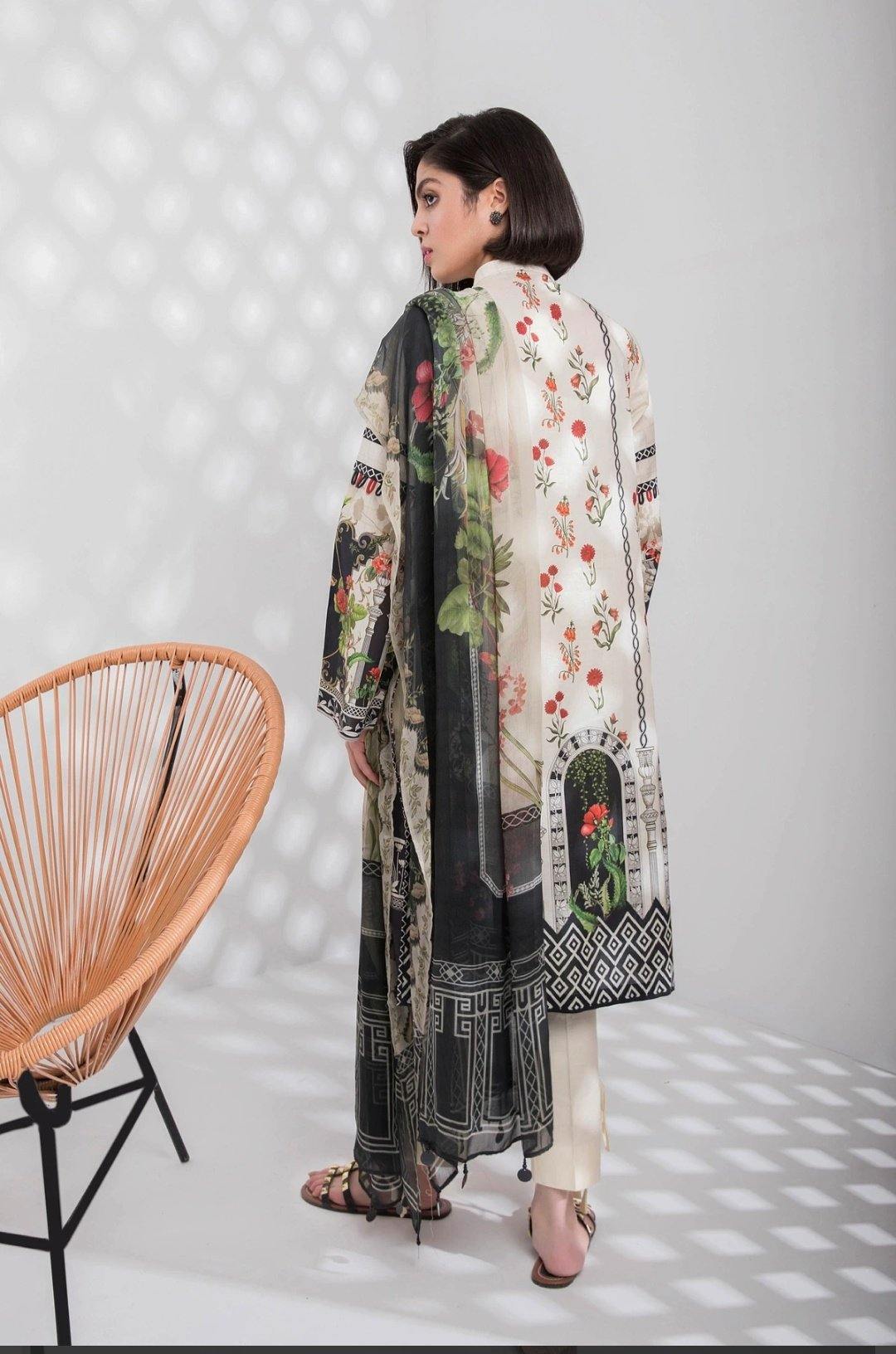 img_sapphire_lawn_collection_2020_awwal_boutique