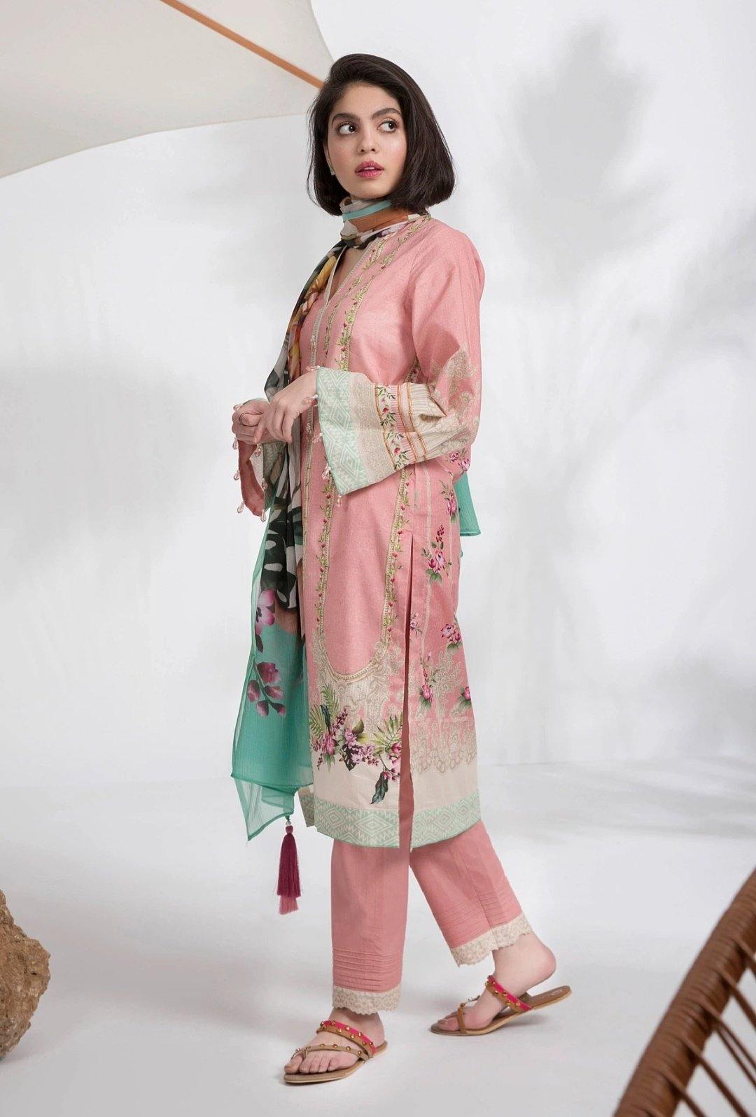img_sapphire_lawn_collection_2020_awwal_boutique