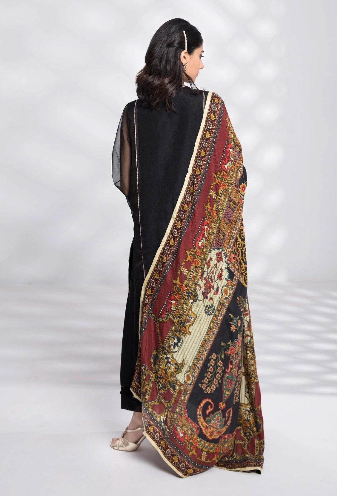 img_sapphire_lawn_collection_2020_awwal_boutique