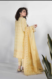 img_sapphire_lawn_collection_2020_awwal_boutique