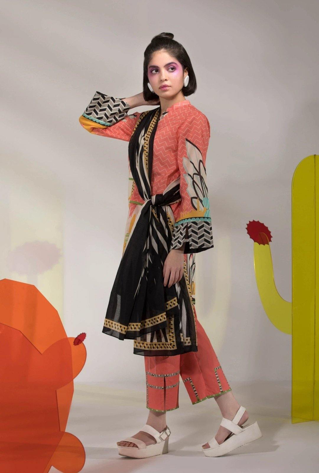 img_sapphire_lawn_collection_2020_awwal_boutique