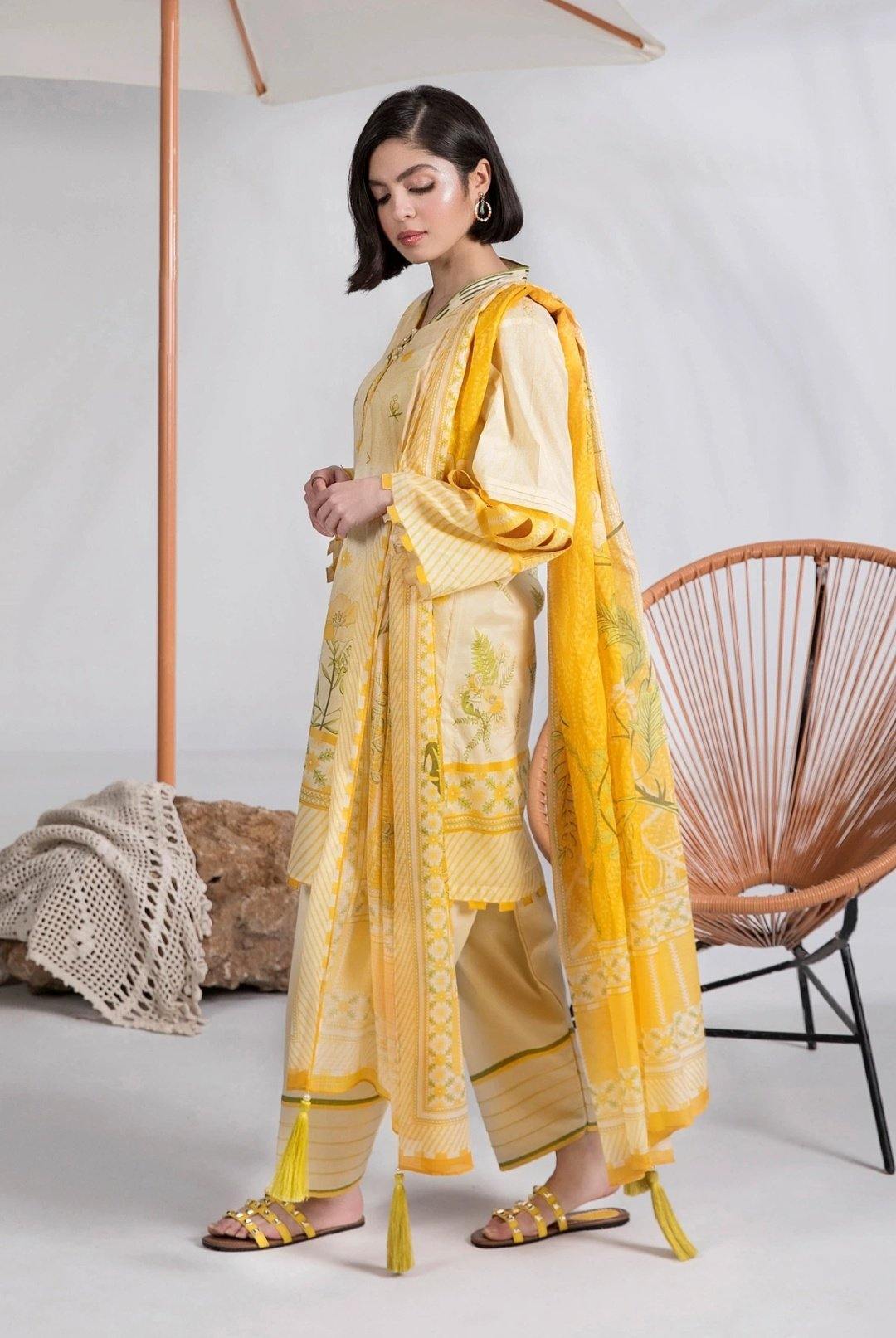 img_sapphire_lawn_collection_2020_awwal_boutique
