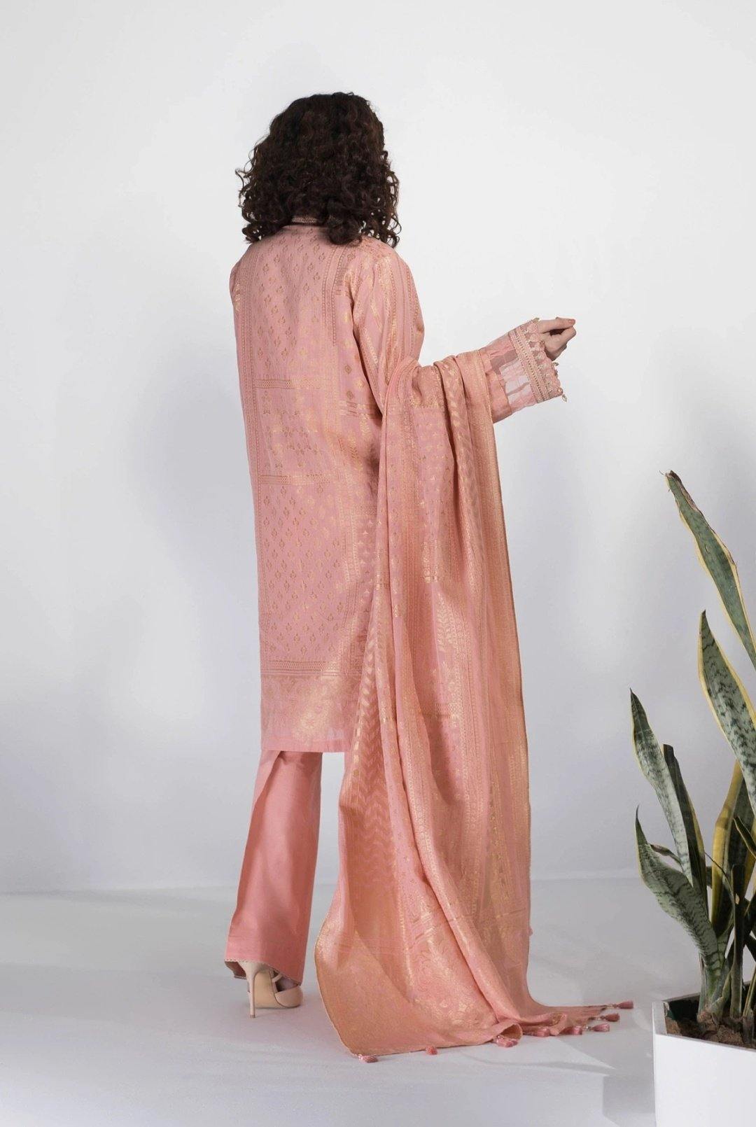 img_sapphire_lawn_collection_2020_awwal_boutique