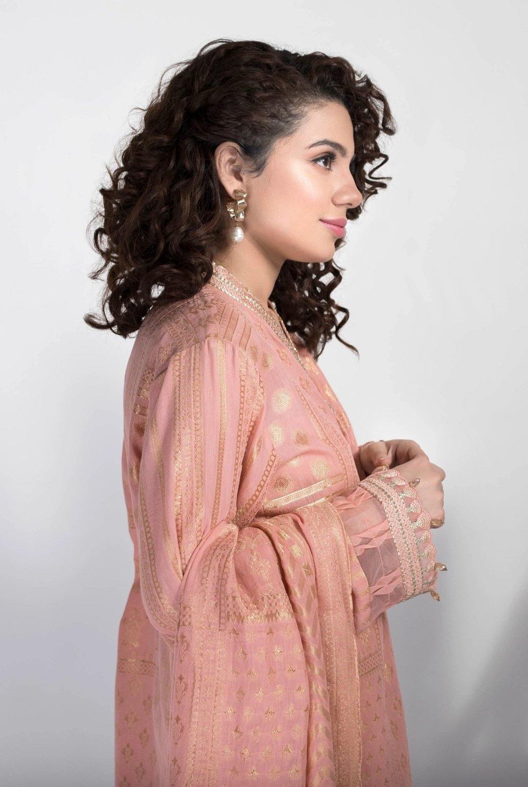 img_sapphire_lawn_collection_2020_awwal_boutique