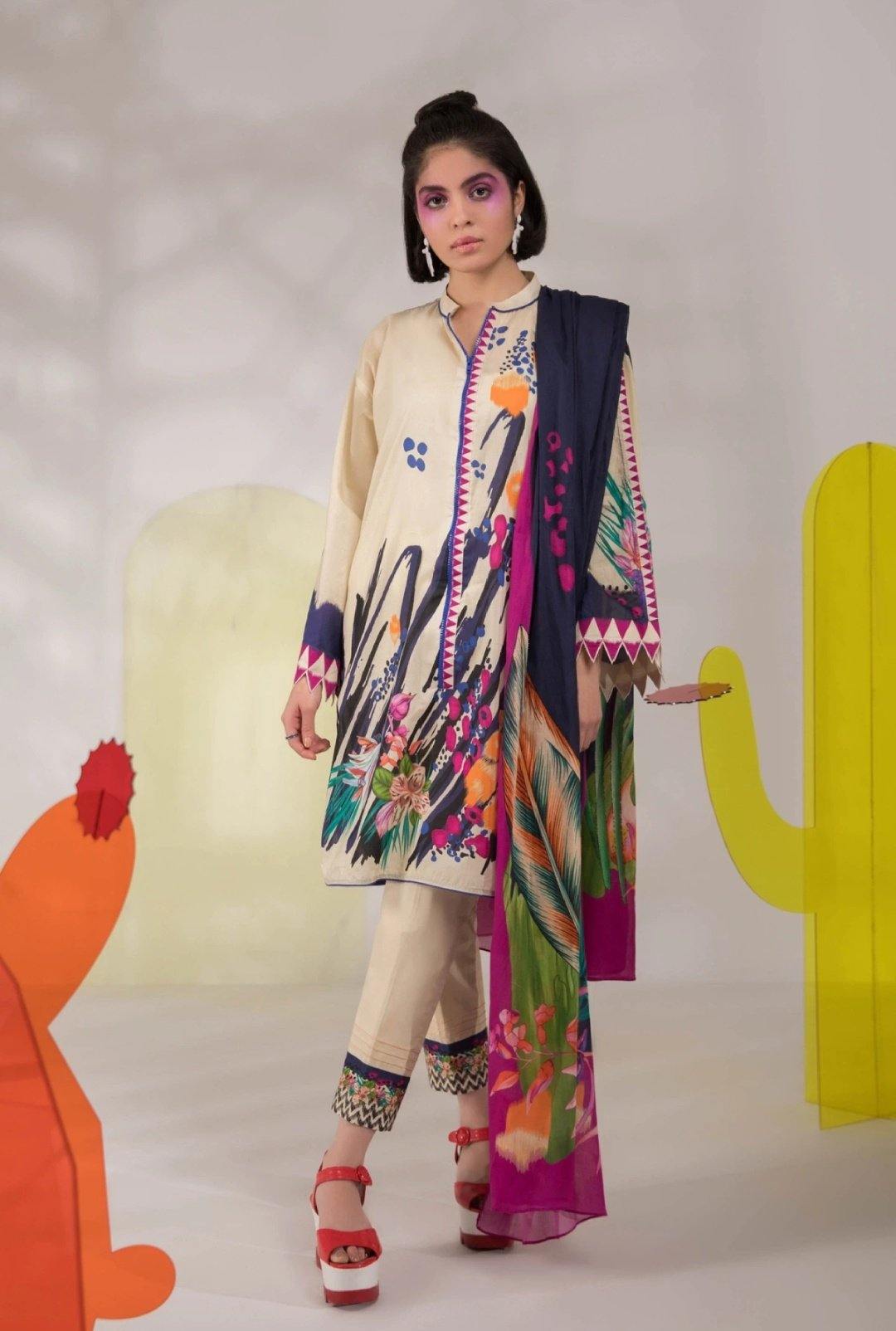 img_sapphire_lawn_collection_2020_awwal_boutique