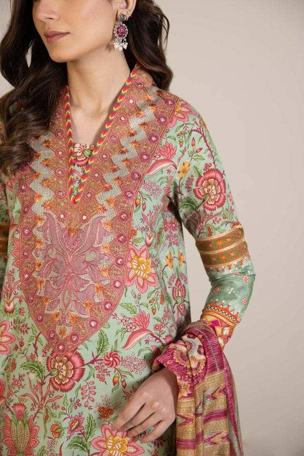 img_sapphire_intermix_23_awwal_boutique