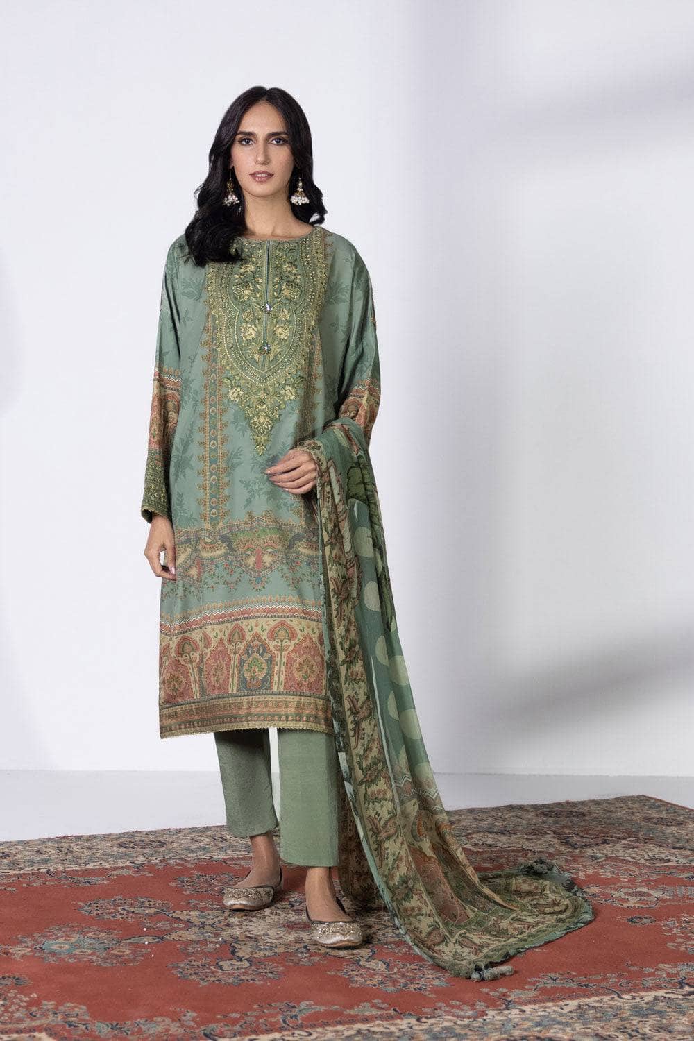 img_sapphire_intermix_23_awwal_boutique