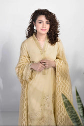 img_sapphire_lawn_collection_2020_awwal_boutique