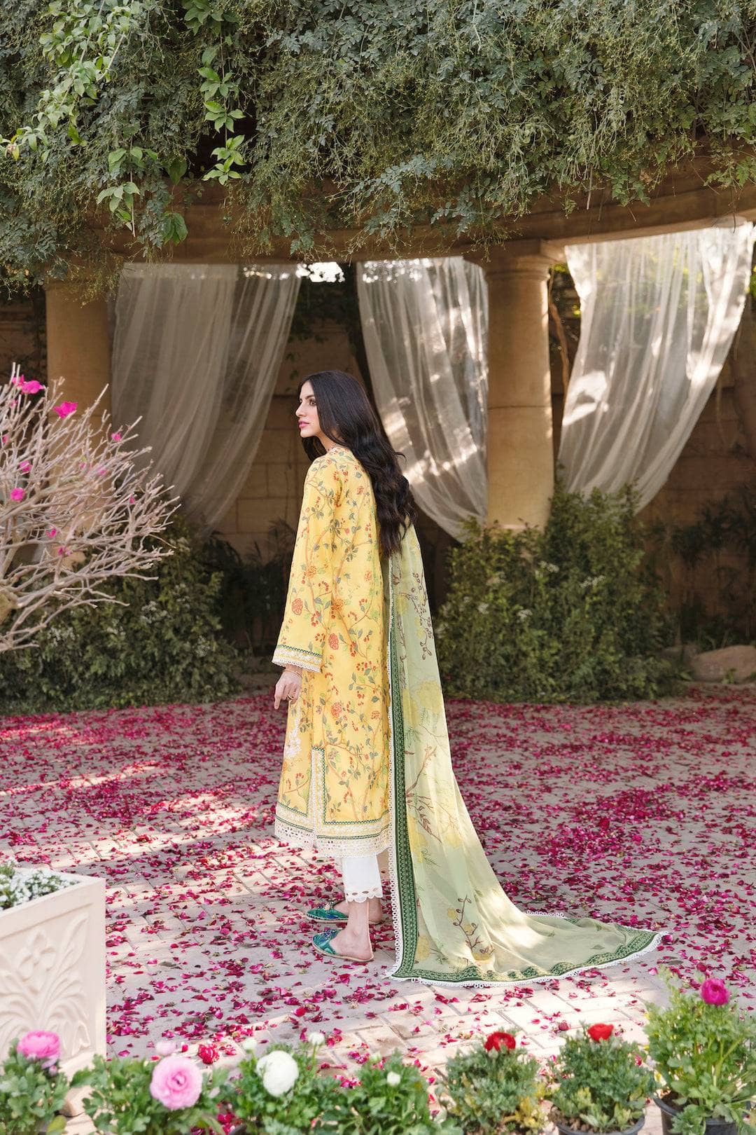img_sable_v_luxury_lawn_23_awwal_boutique