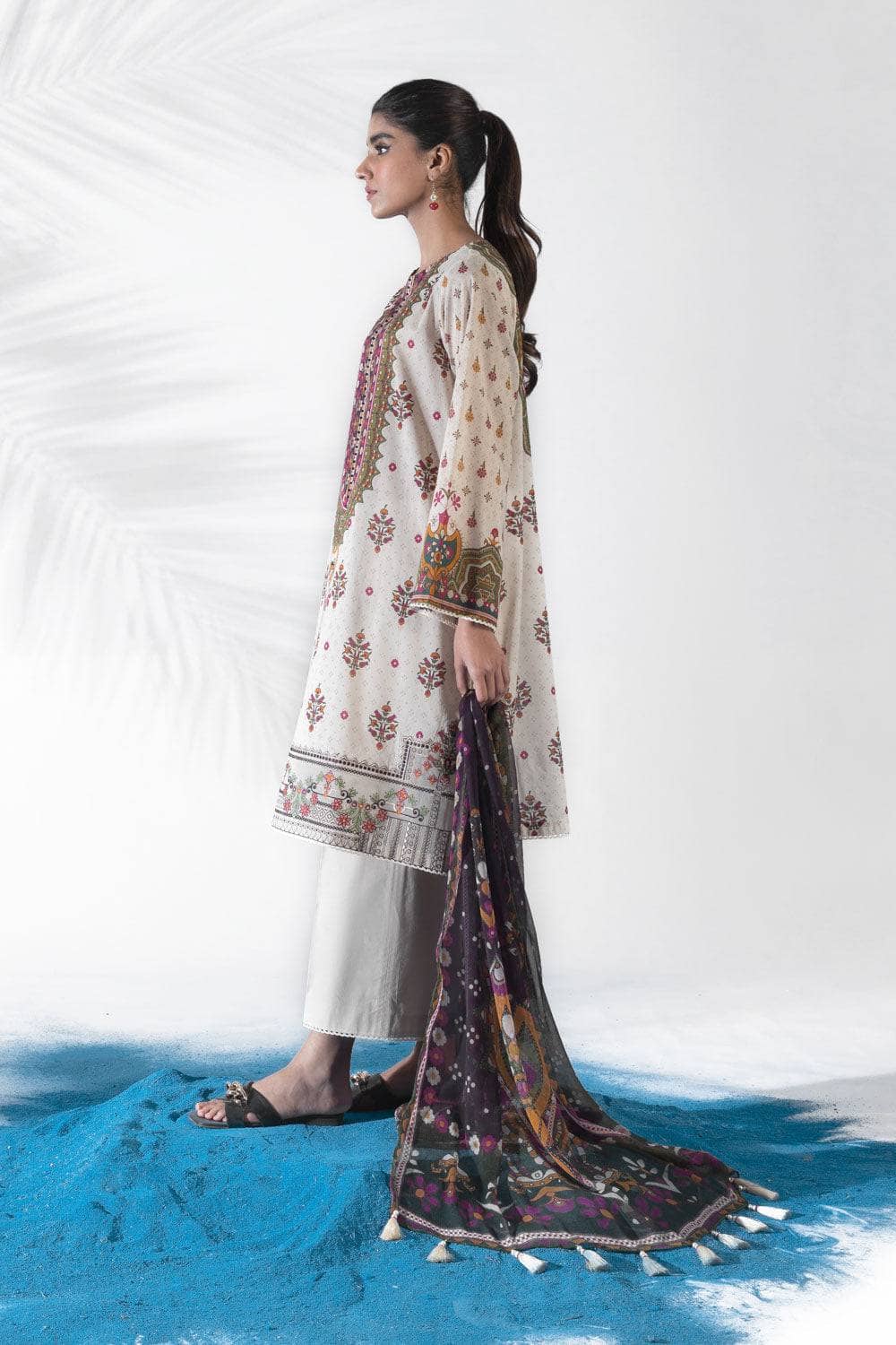img_sapphire_laqn_21_awwal_boutique