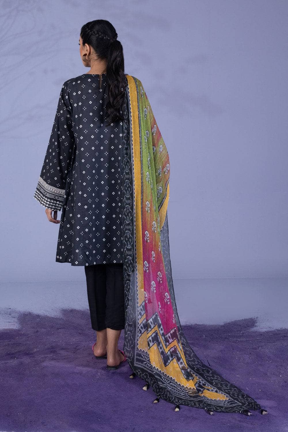 Img_sapphire_lawn_22_awwal_boutique