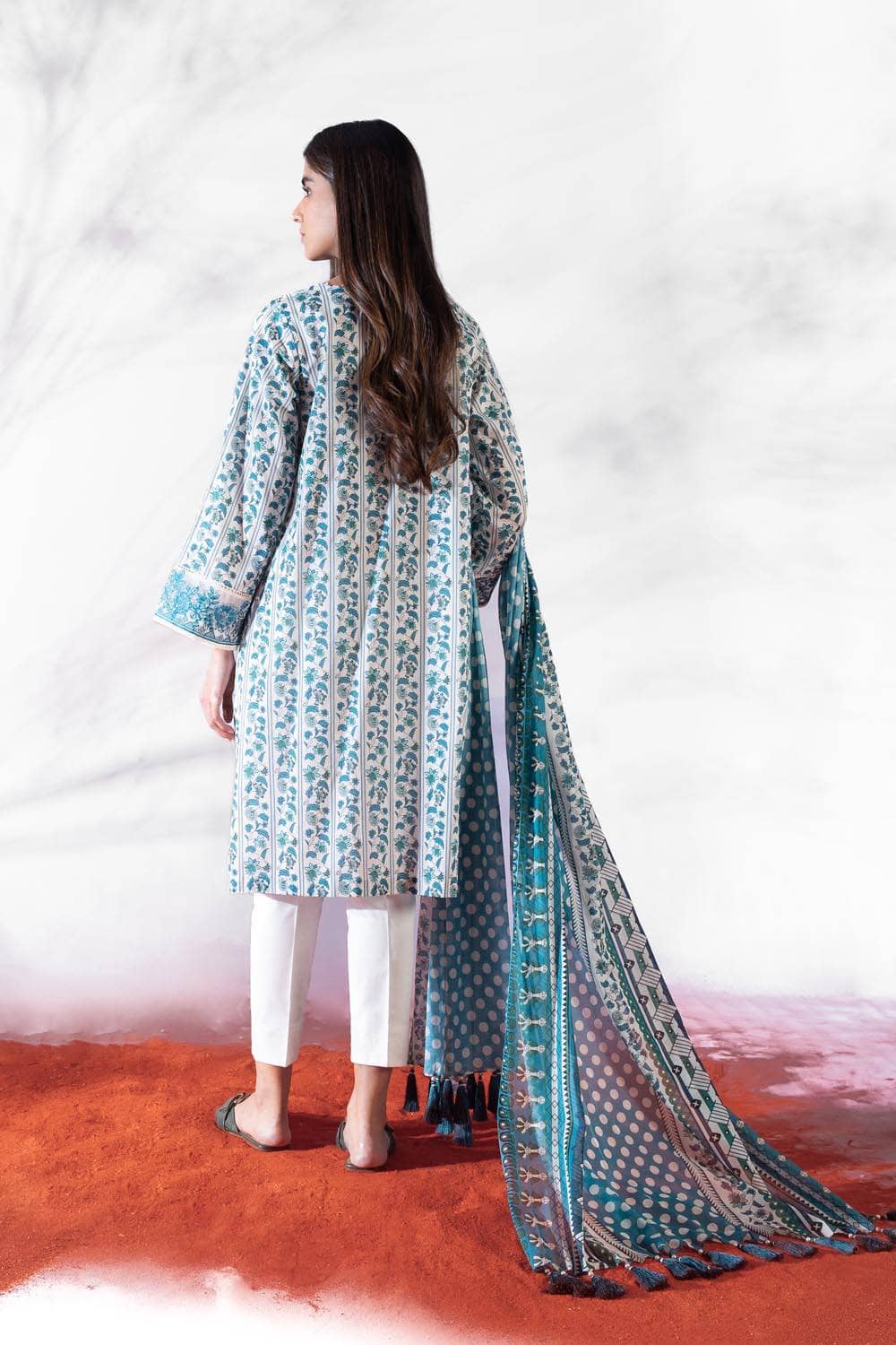 img_sapphire_lawn_22_awwal_boutique