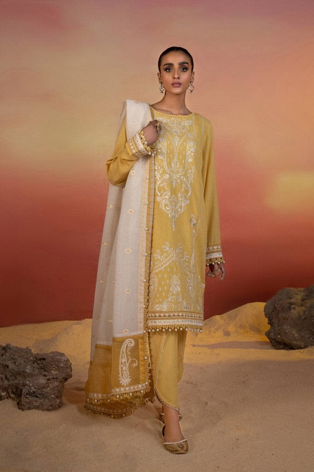 img_sapphire_lawn_2022_awwal_boutique