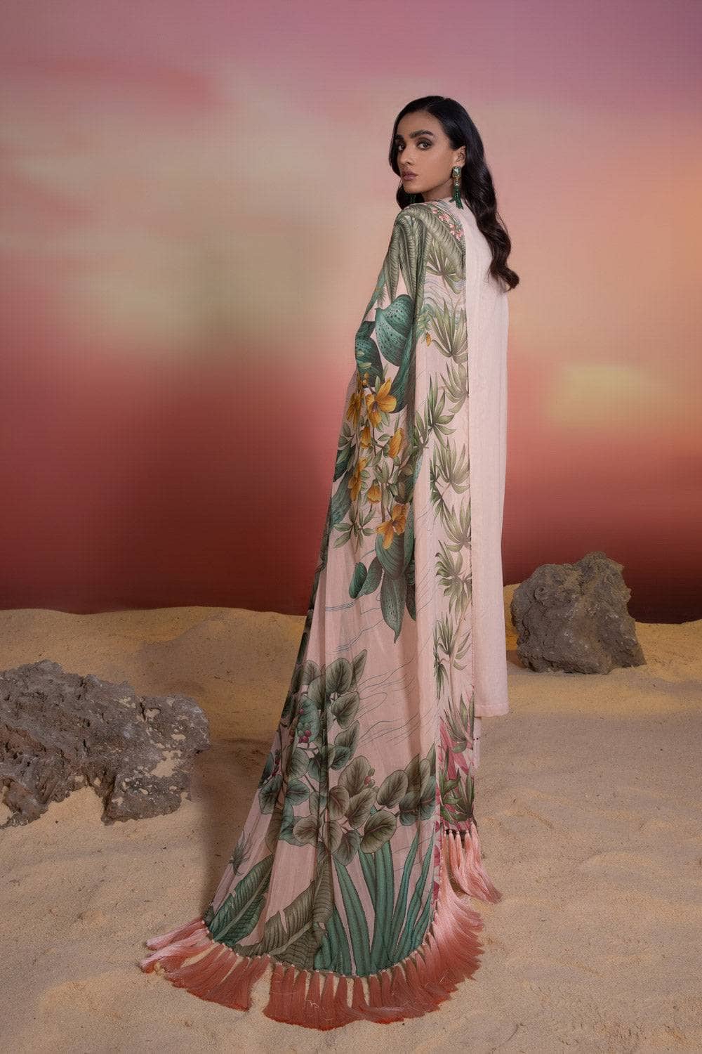 Img_sapphire_lawn_22_awwal_boutique