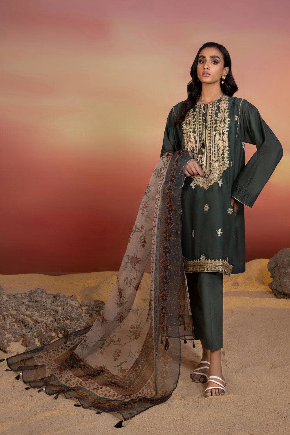 img_sapphire_lawn_2022_awwal_boutique