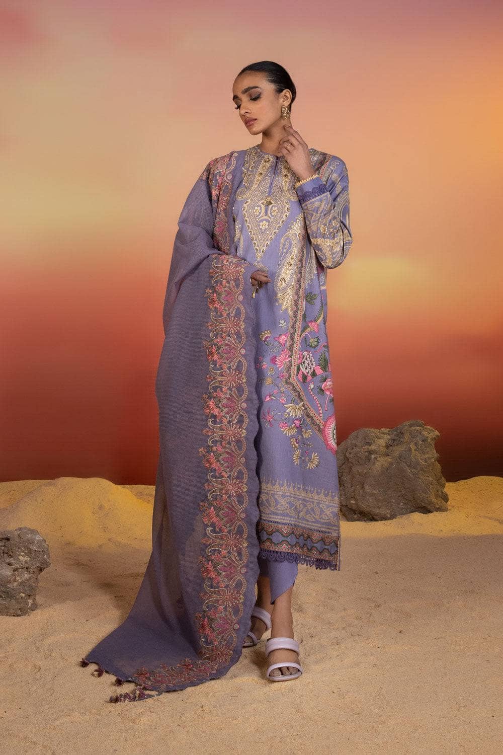 img_sapphire_lawn_22_awwal_boutique