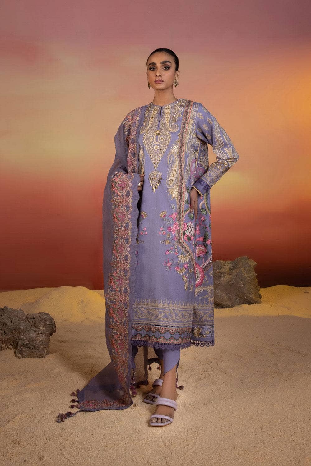 img_sapphire_lawn_22_awwal_boutique