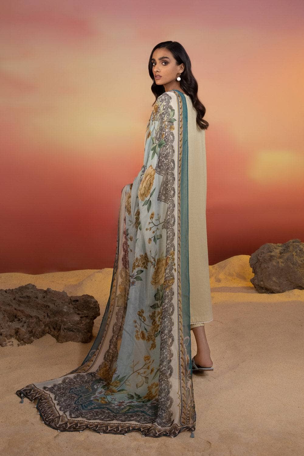 img_sapphire_lawn_22_awwal_boutique