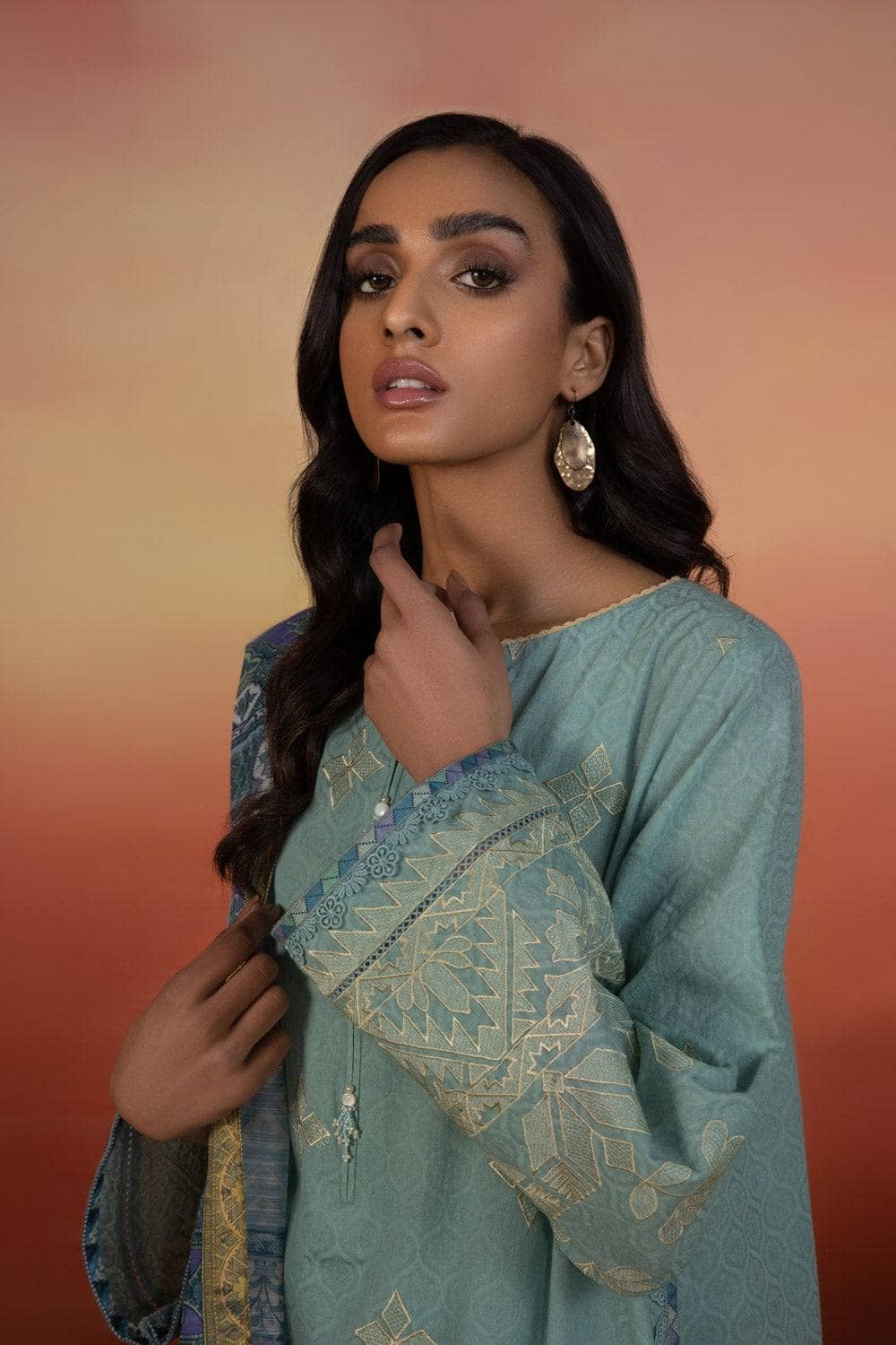 Img_sapphire_lawn_22_awwal_boutique