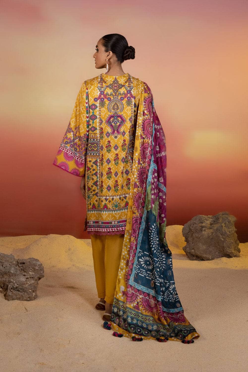 img_sapphire_lawn_22_awwal_boutique