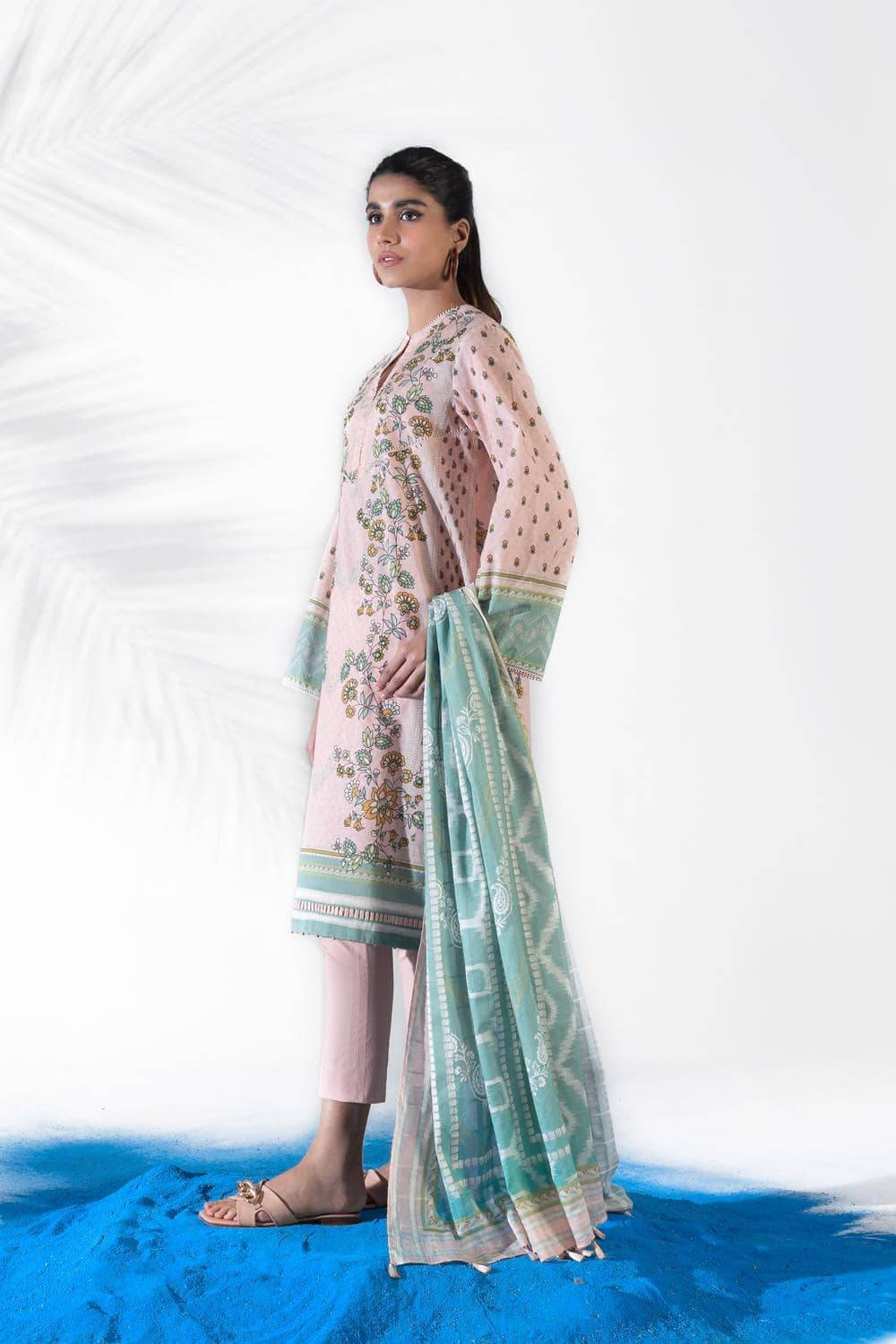 img_sapphire_lawn_22_awwal_boutique