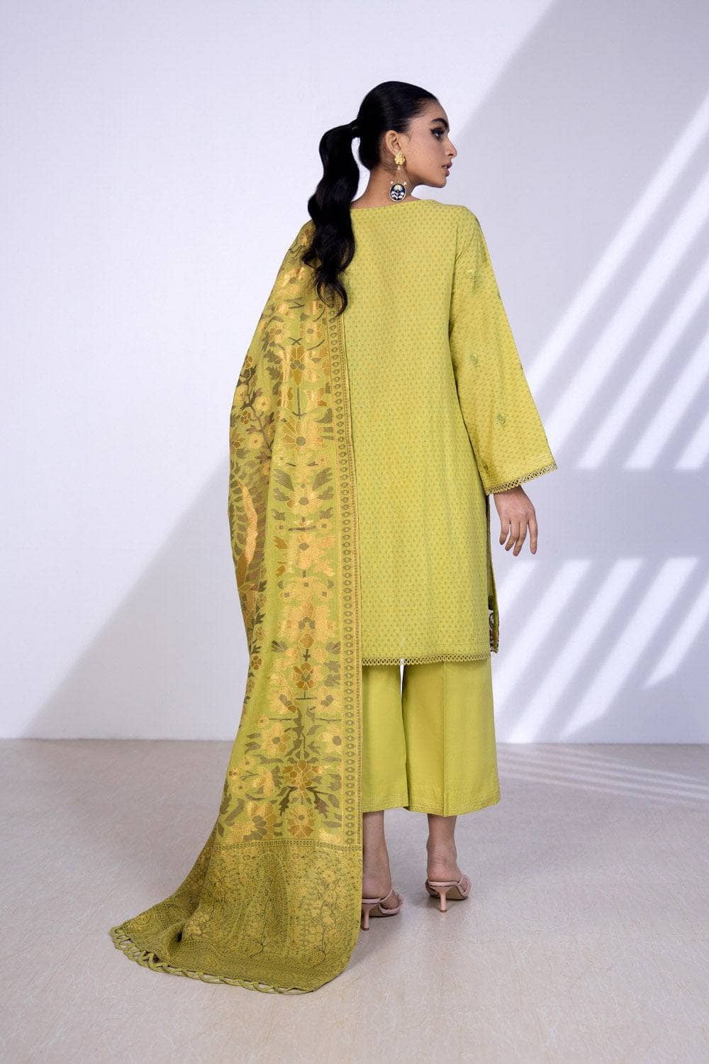 img_sapphire_lawn_22_awwal_boutique