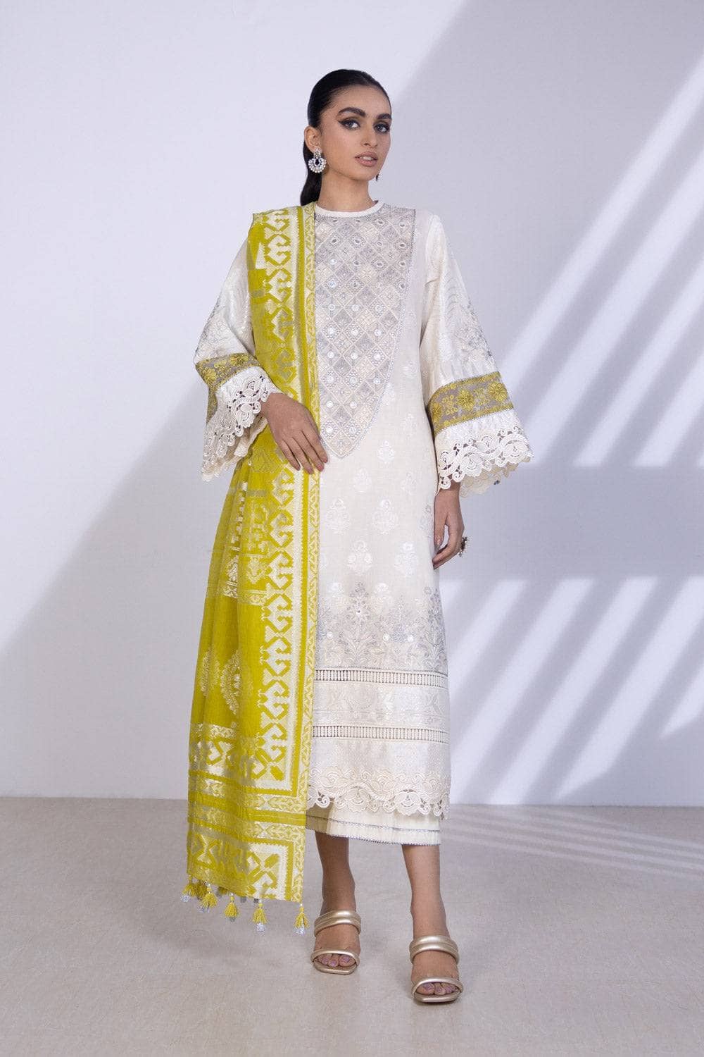 img_sapphire_lawn_2022_awwal_boutique