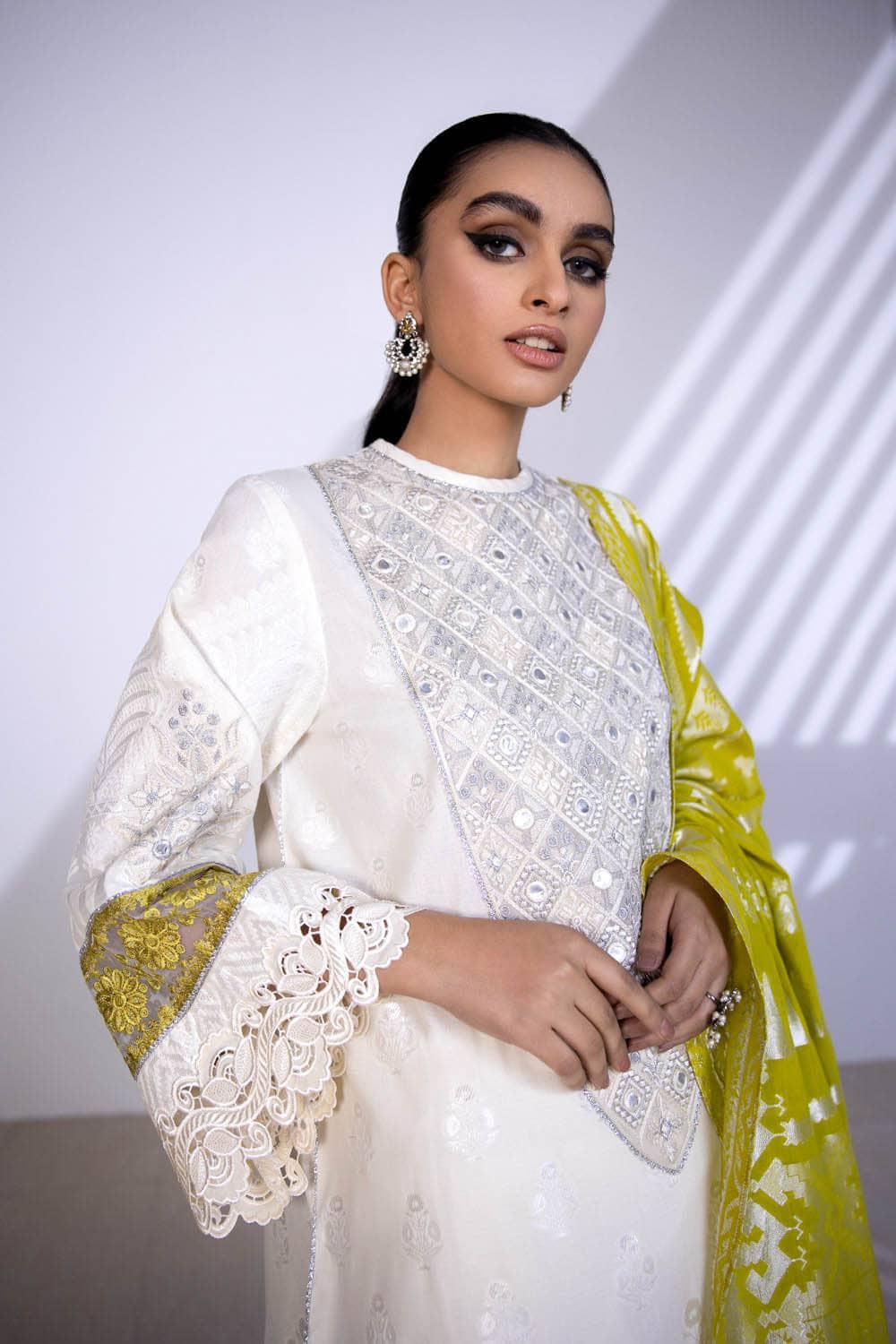 img_sapphire_lawn_2022_awwal_boutique