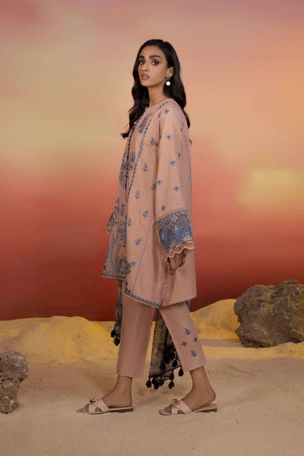 img_sapphire_lawn_22_awwal_boutique