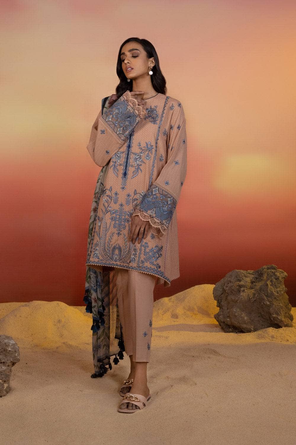 img_sapphire_lawn_22_awwal_boutique