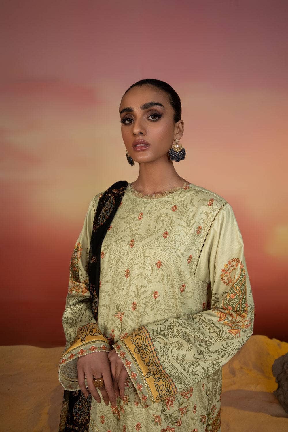 img_sapphire_lawn_22_awwal_boutique