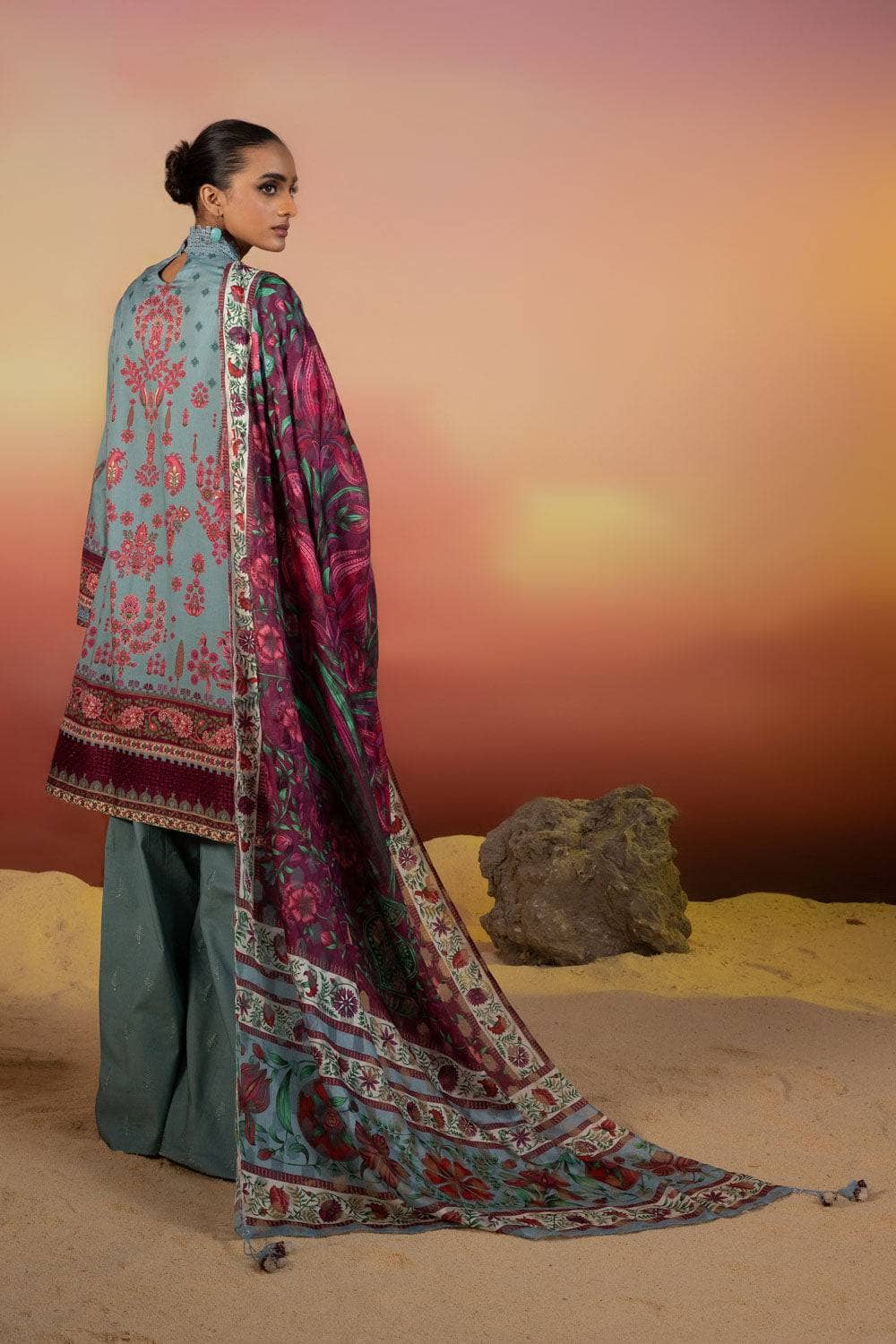 img_sapphire_lawn_22_awwal_boutique