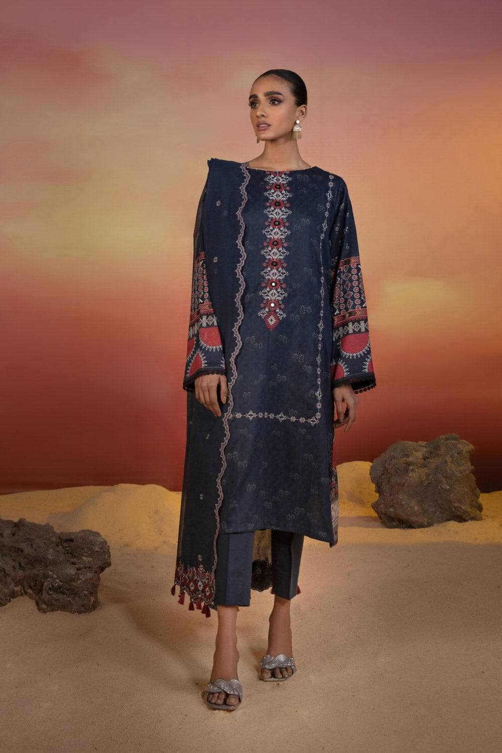 img_sapphire_lawn_22_awwal_boutique