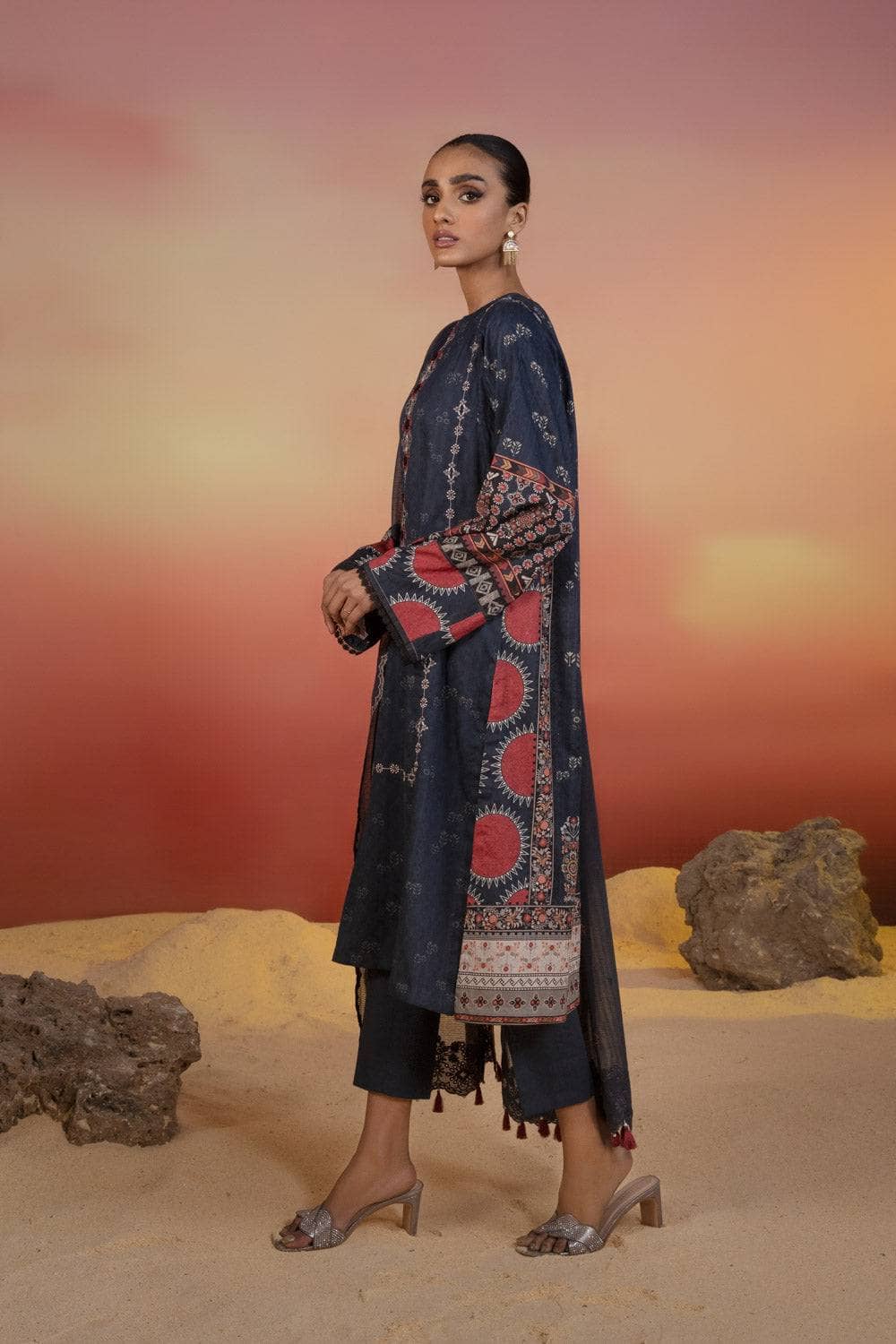 img_sapphire_lawn_22_awwal_boutique
