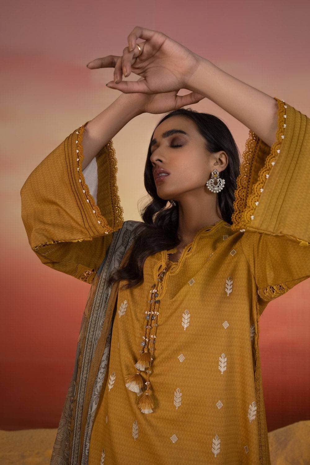 Img_sapphire_lawn_22_awwal_boutique