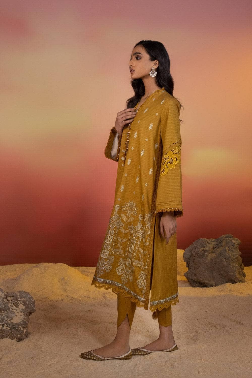Img_sapphire_lawn_22_awwal_boutique
