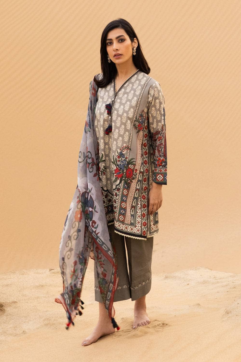 Img_sapphire_lawn_22_awwal_boutique