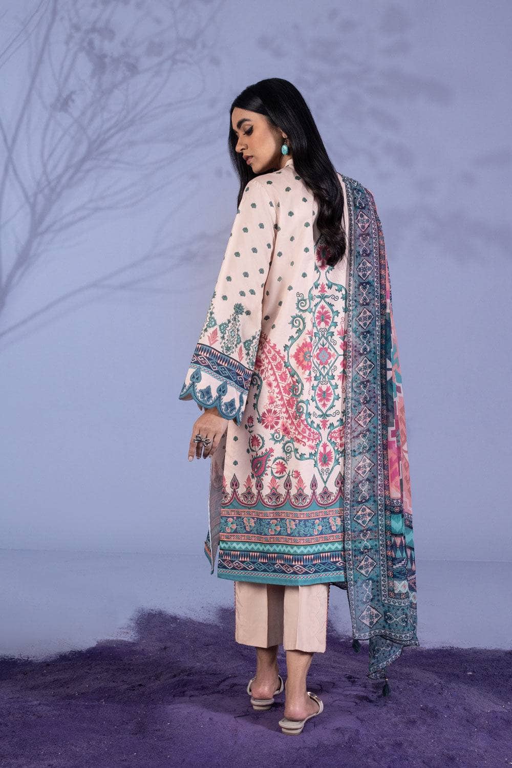 img_sapphire_lawn_22_awwal_boutique
