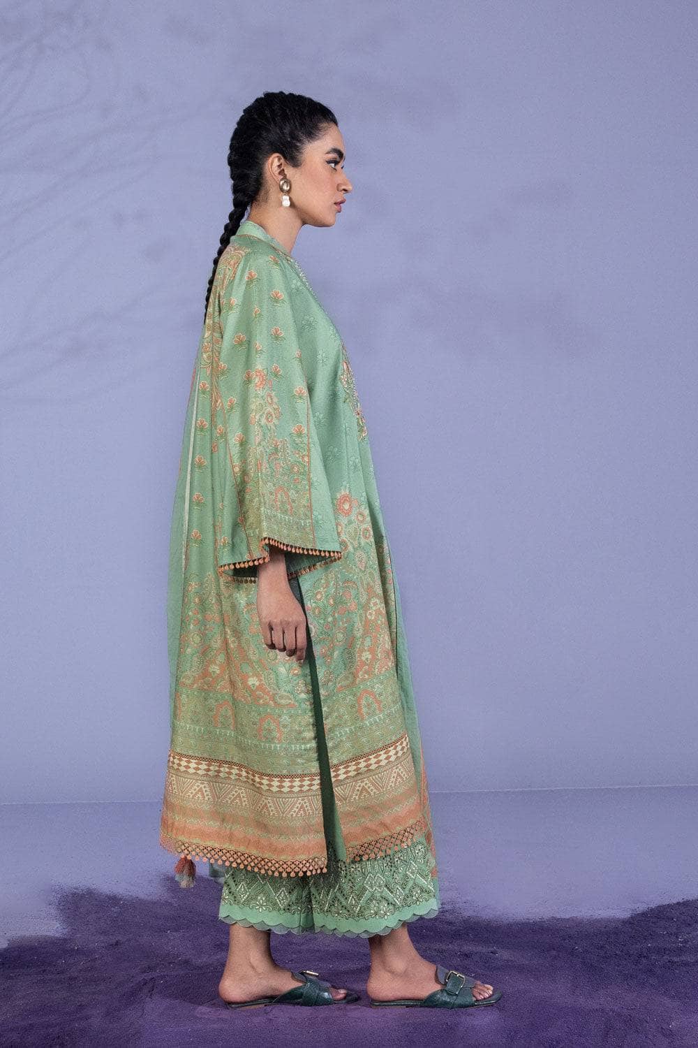 Img_sapphire_lawn_22_awwal_boutique