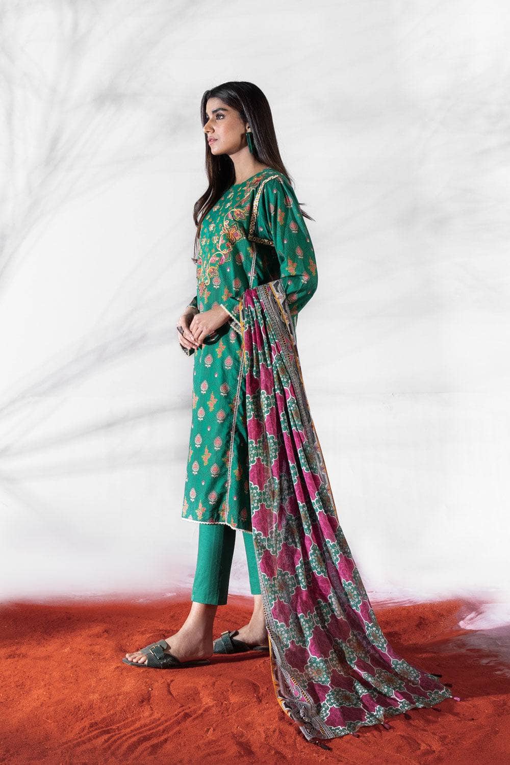 img_sapphire_lawn_2022_awwal_boutique