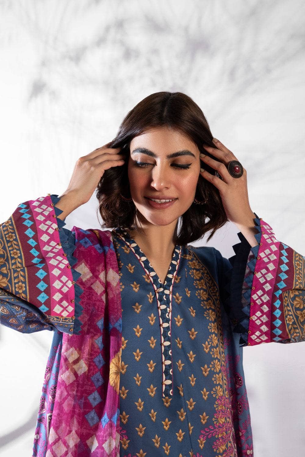Img_sapphire_lawn_22_awwal_boutique