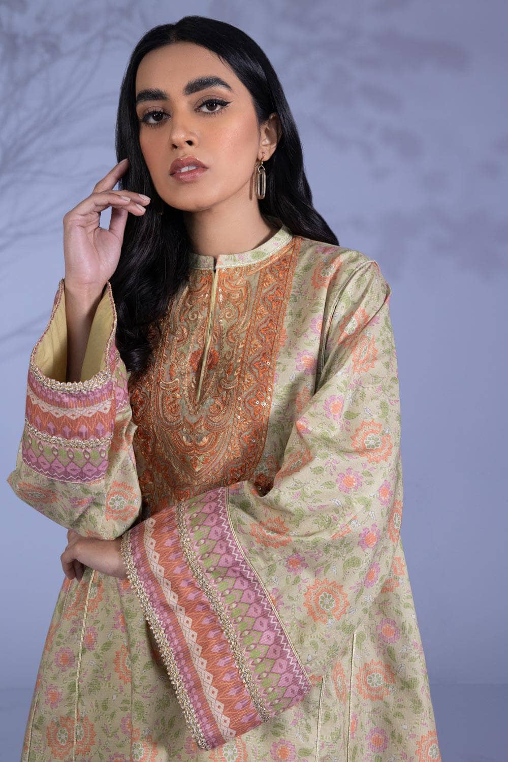 Img_sapphire_lawn_22_awwal_boutique