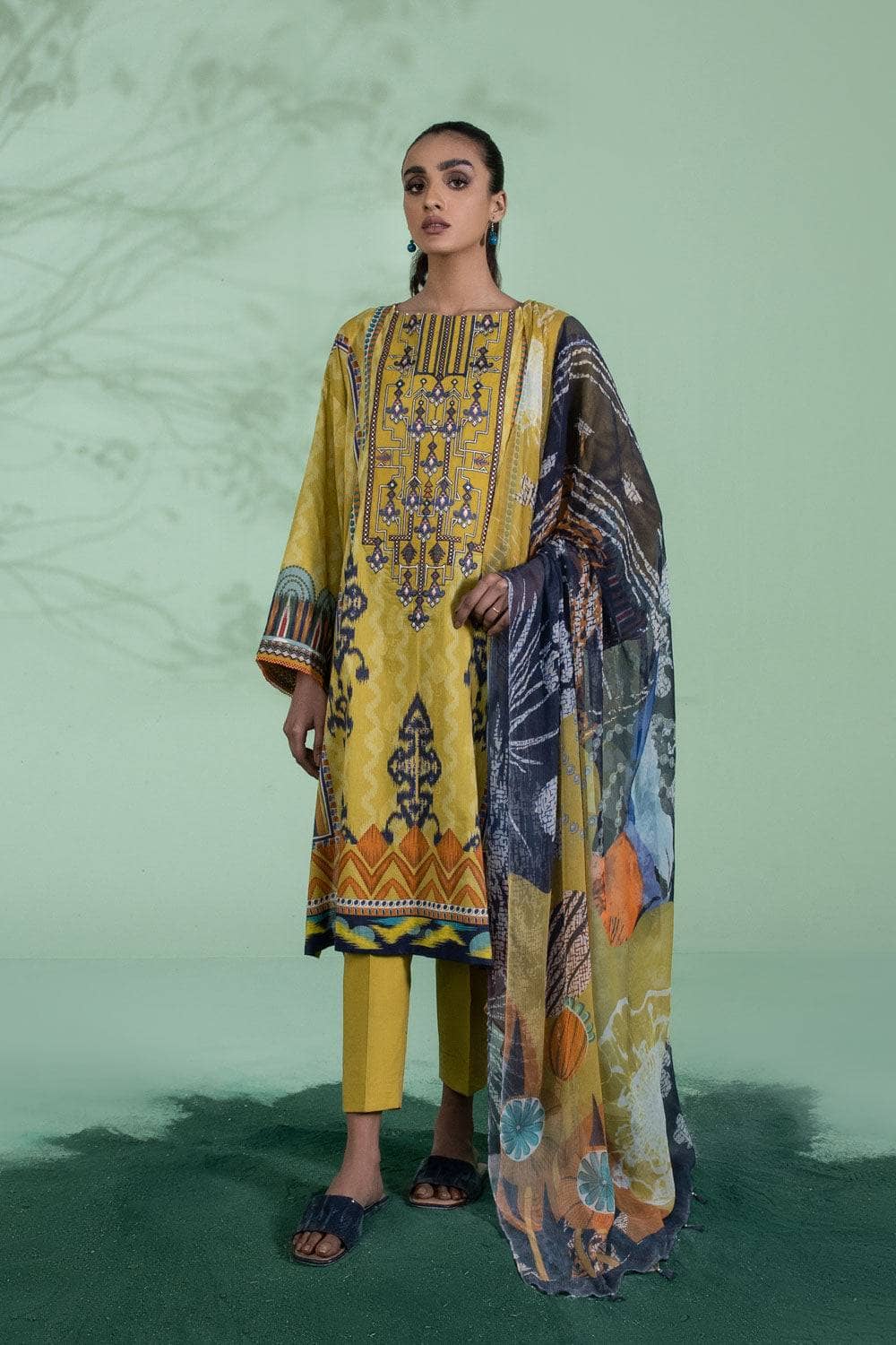 img_sapphire_lawn_22_awwal_boutique