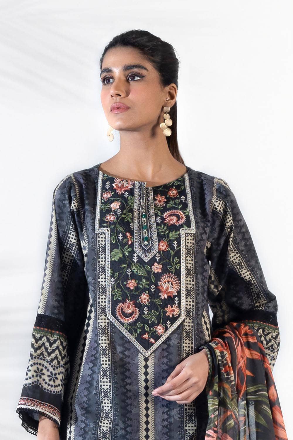 img_sapphire_lawn_22_awwal_boutique