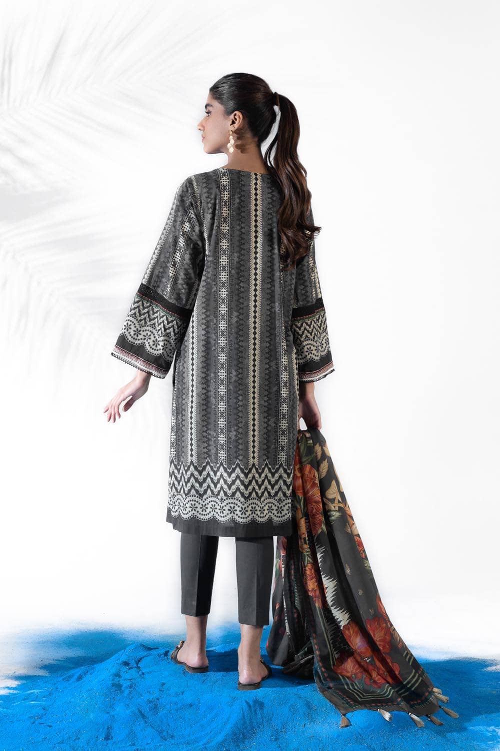 img_sapphire_lawn_22_awwal_boutique