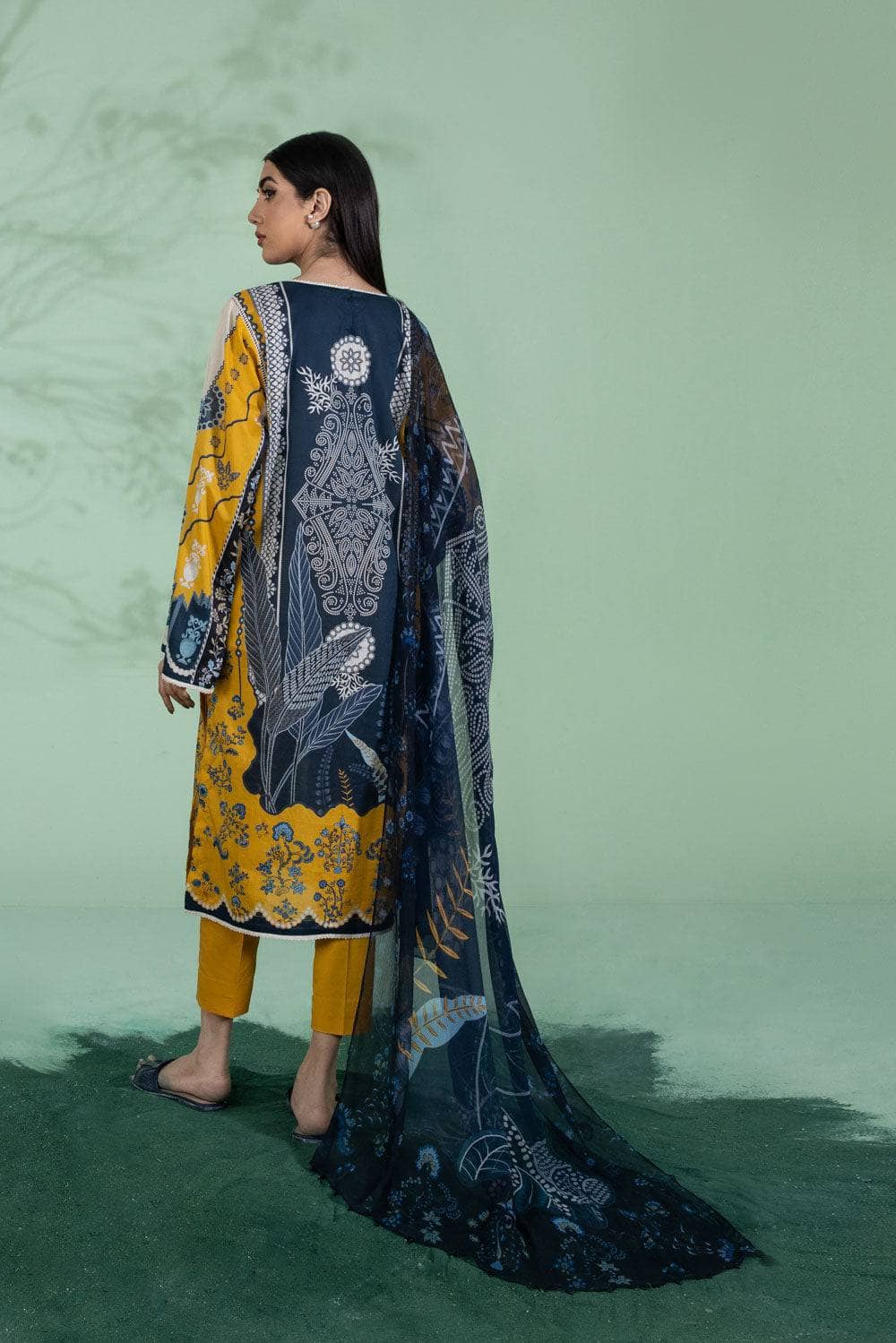 img_sapphire_lawn_22_awwal_boutique