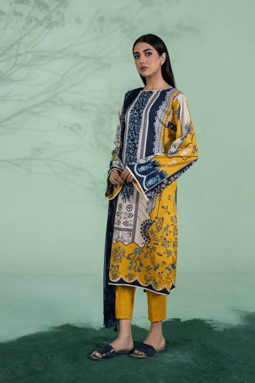 img_sapphire_lawn_22_awwal_boutique