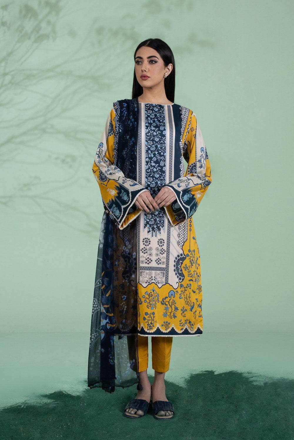 img_sapphire_lawn_22_awwal_boutique