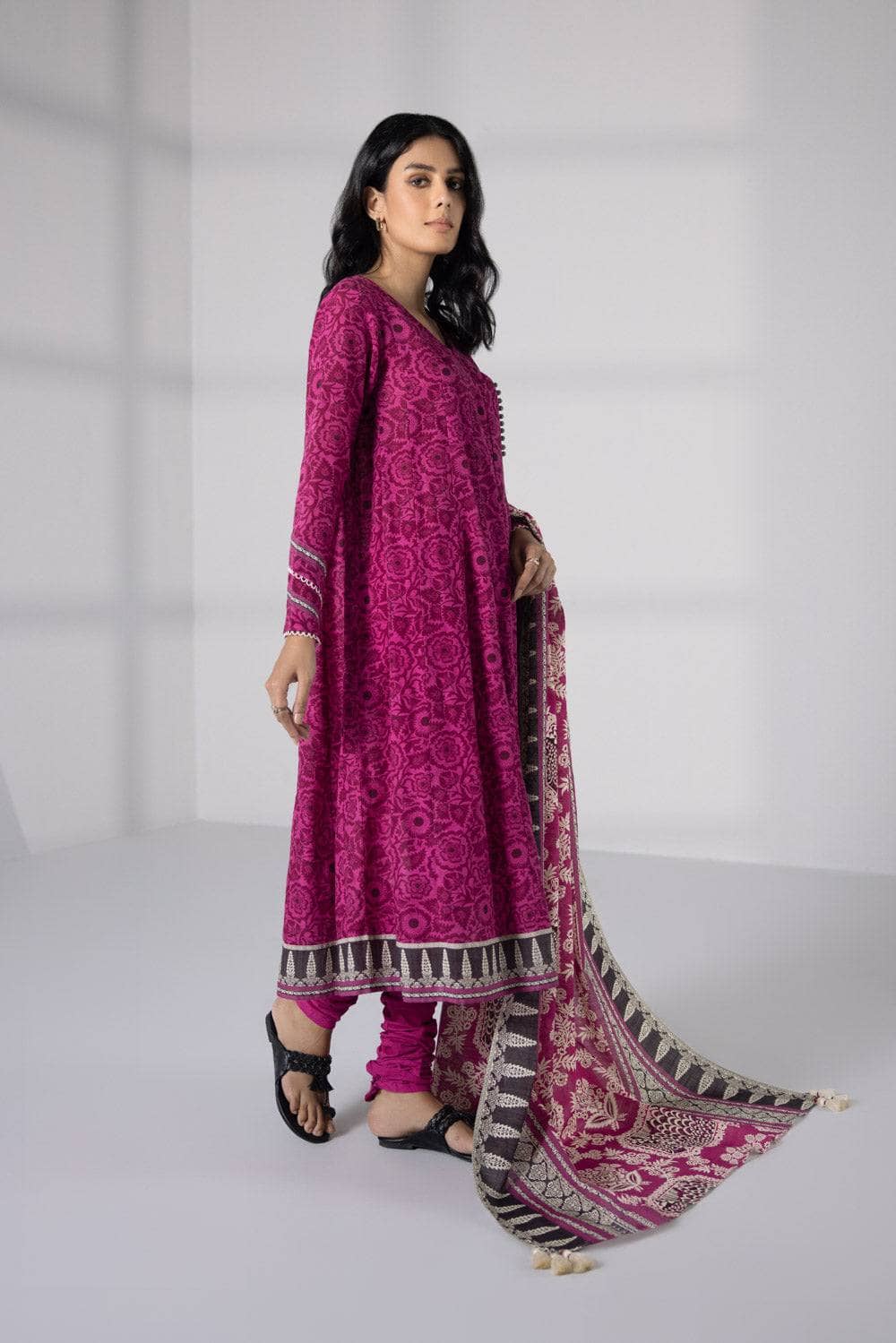 img_sapphire_day_to_day_khaddar_awwal_boutique